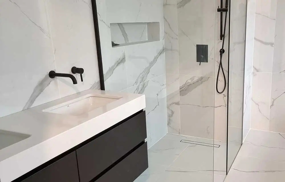 changing-bathtub-to-shower-area-in-Dubai