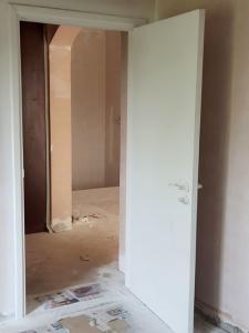 Door Spray Painting Service In Dubai Aaashi Services
